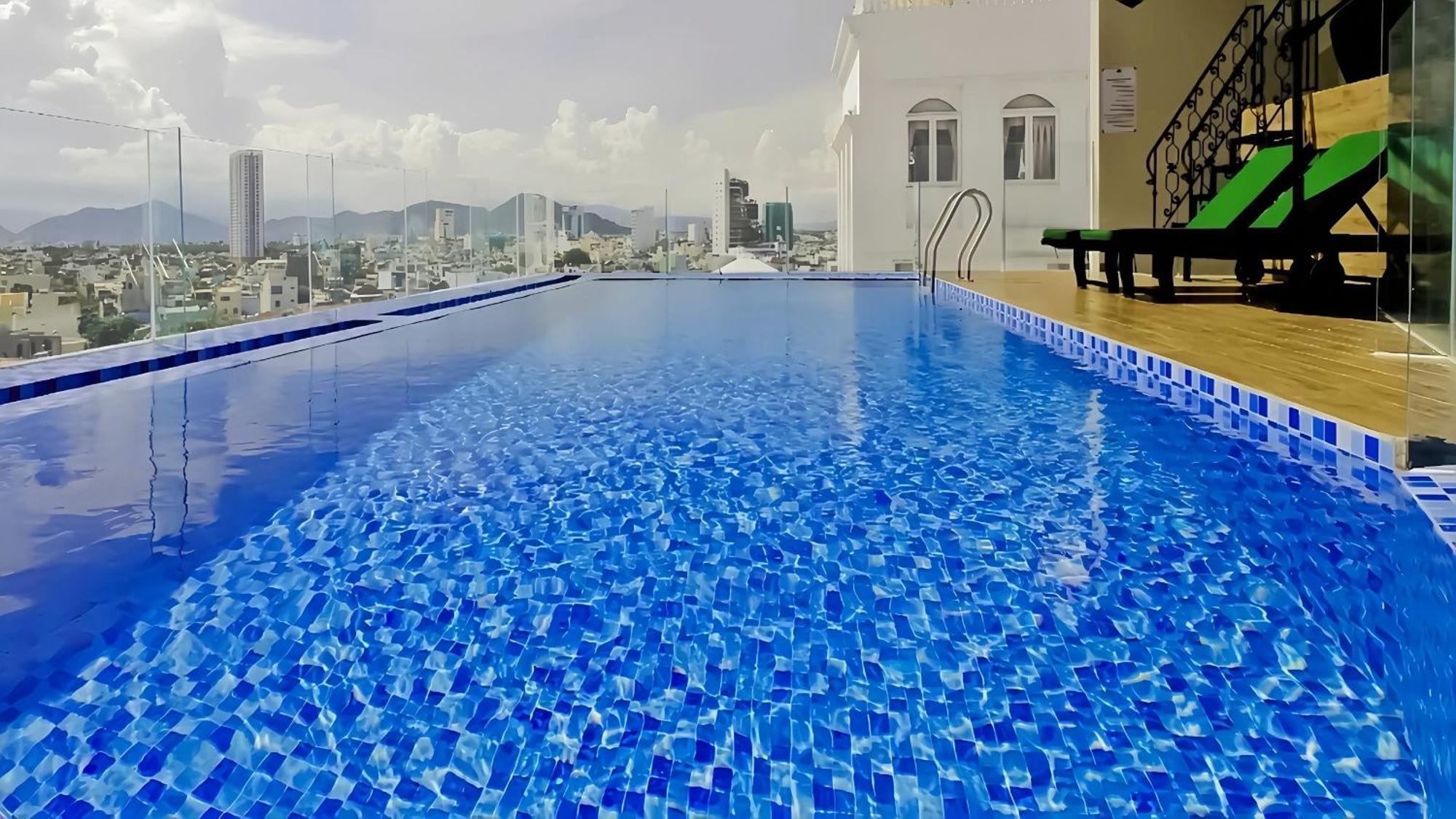 เซ็นทรัล โฮเต็ล แอนด์ สปา ดานัง Hotel ภายนอก รูปภาพ